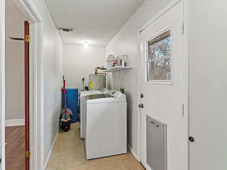 3702 Del Rio Ct — Photo 11