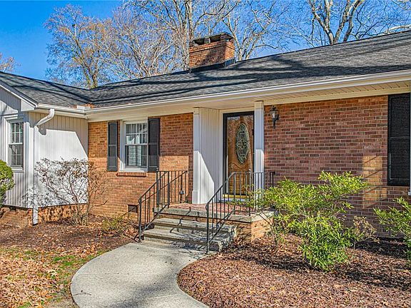 2nd image of 411 Shadowbrook Dr