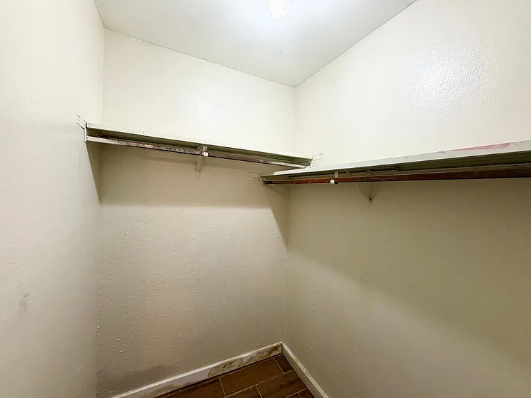 2802 Stewart Dr — Photo 12