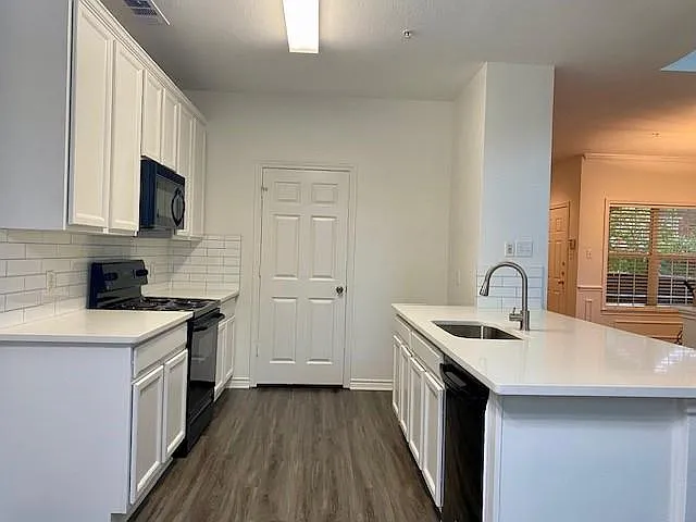 413 Gershwin Way — Photo 5