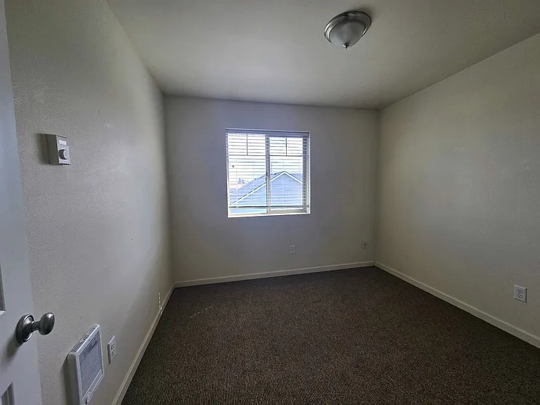 1802 College St #1810 — Photo 20