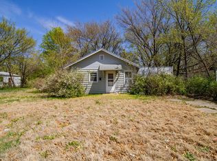 946 N Harding Ave, Wichita, KS 67208