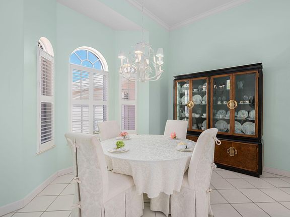 5th image of 1542 SW Mockingbird Circle