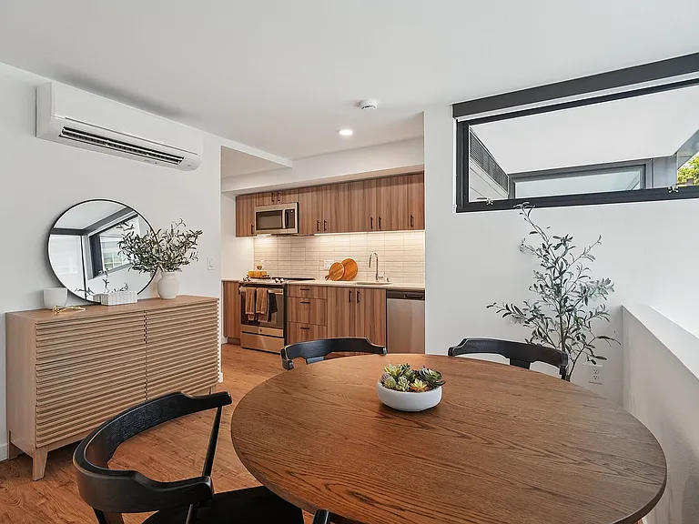 14-web-or-mls-21st Ave S-0606-014
