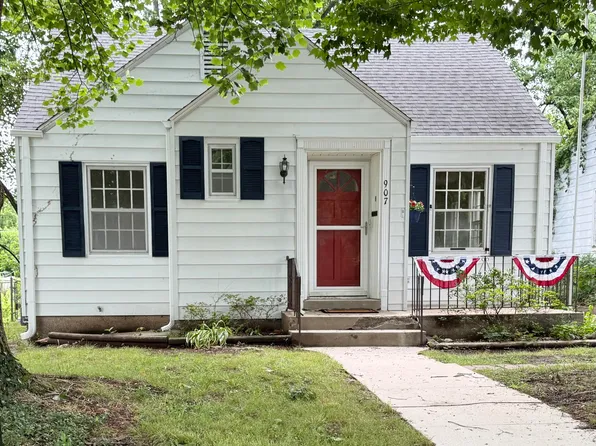 907 S McGregor St, Carthage, MO 64836