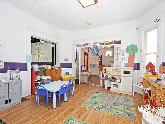4th image of 593 Park Ave