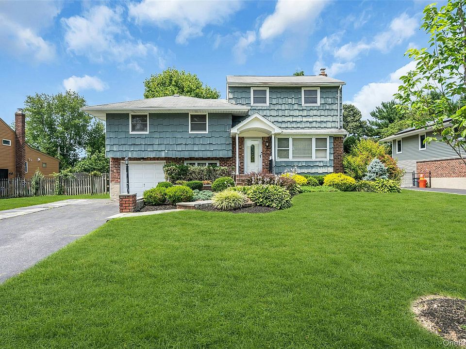 1st image of 4 Crabapple Lane