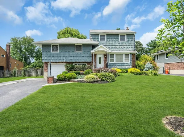 4 Crabapple Lane, Commack, NY 11725