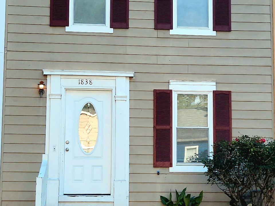 2 Bedroom Townhouse!