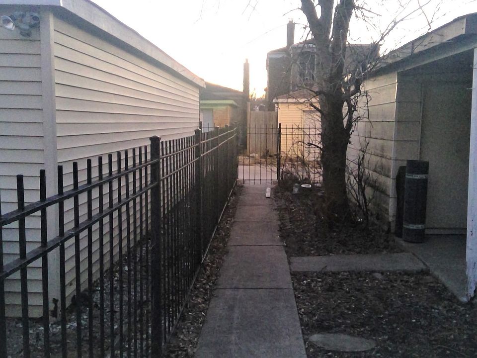 2nd image of 9732 S Yale Ave