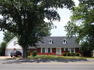 380 S Holly St, Siloam Springs, AR 72761