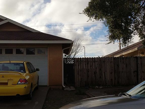 2nd image of 1927 N Dejoy St