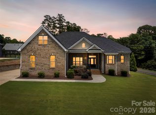 3000 Applewood Point Ln, Belmont, NC 28012