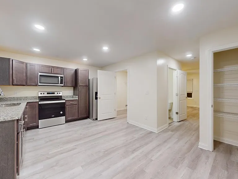 Routt Lake Townhomes — Photo 2