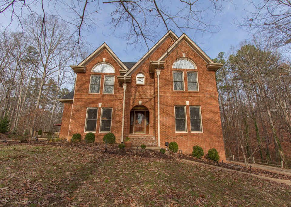1st image of 5213 Mona Lee Ln