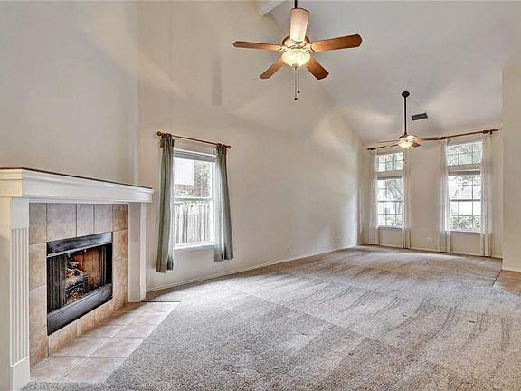 5th image of 309 Stanford Dr