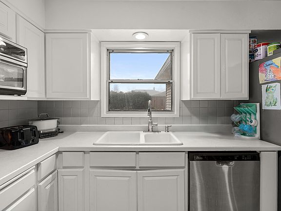 4th image of 1201 Murray Ave