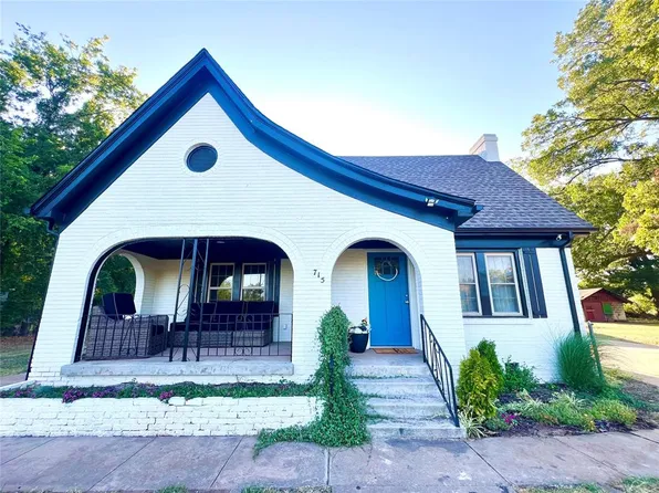 715 N 9th St, Chickasha, OK 73018