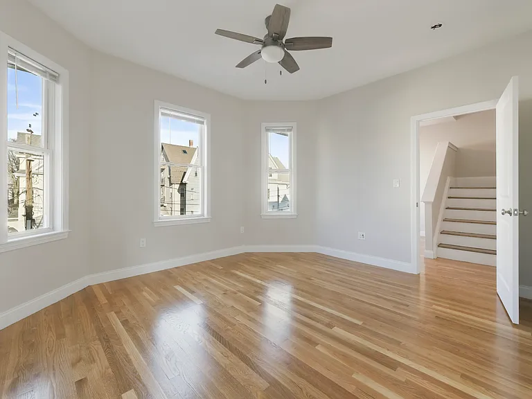 4 Benson St #2 — Photo 15