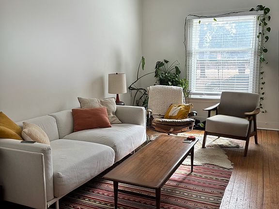 2nd image of 311 W Irvington Pl