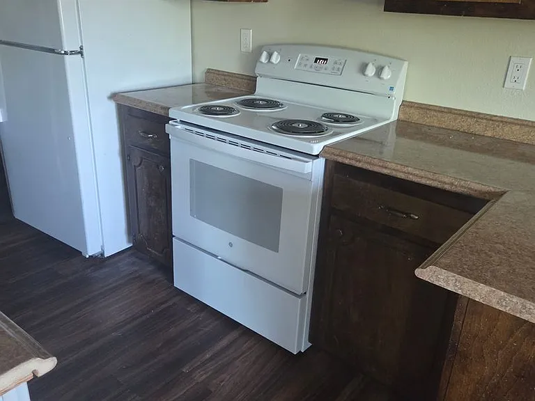 1101B Brandon Ct — Photo 2