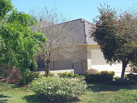 3rd image of 25568 Winged Foot Ct