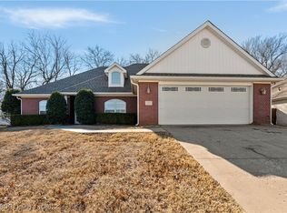 5800 Thomas Rd, Fort Smith, AR 72916