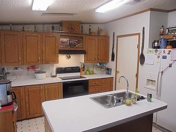 5th image of 318 Banyan Ln