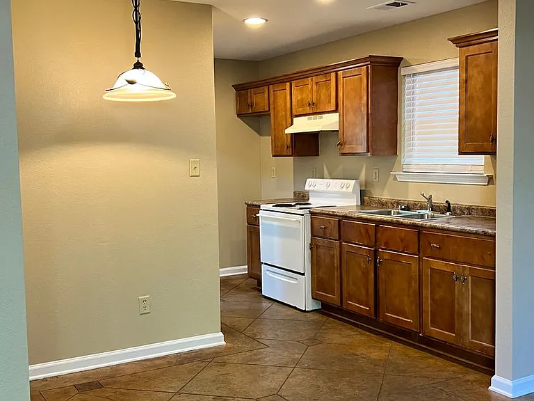7754 Commodore Rd — Photo 4