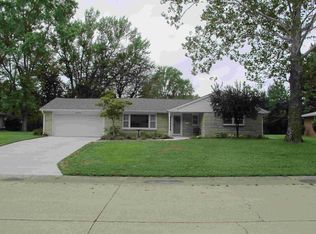 4236 Washington St, Columbus, IN 47203