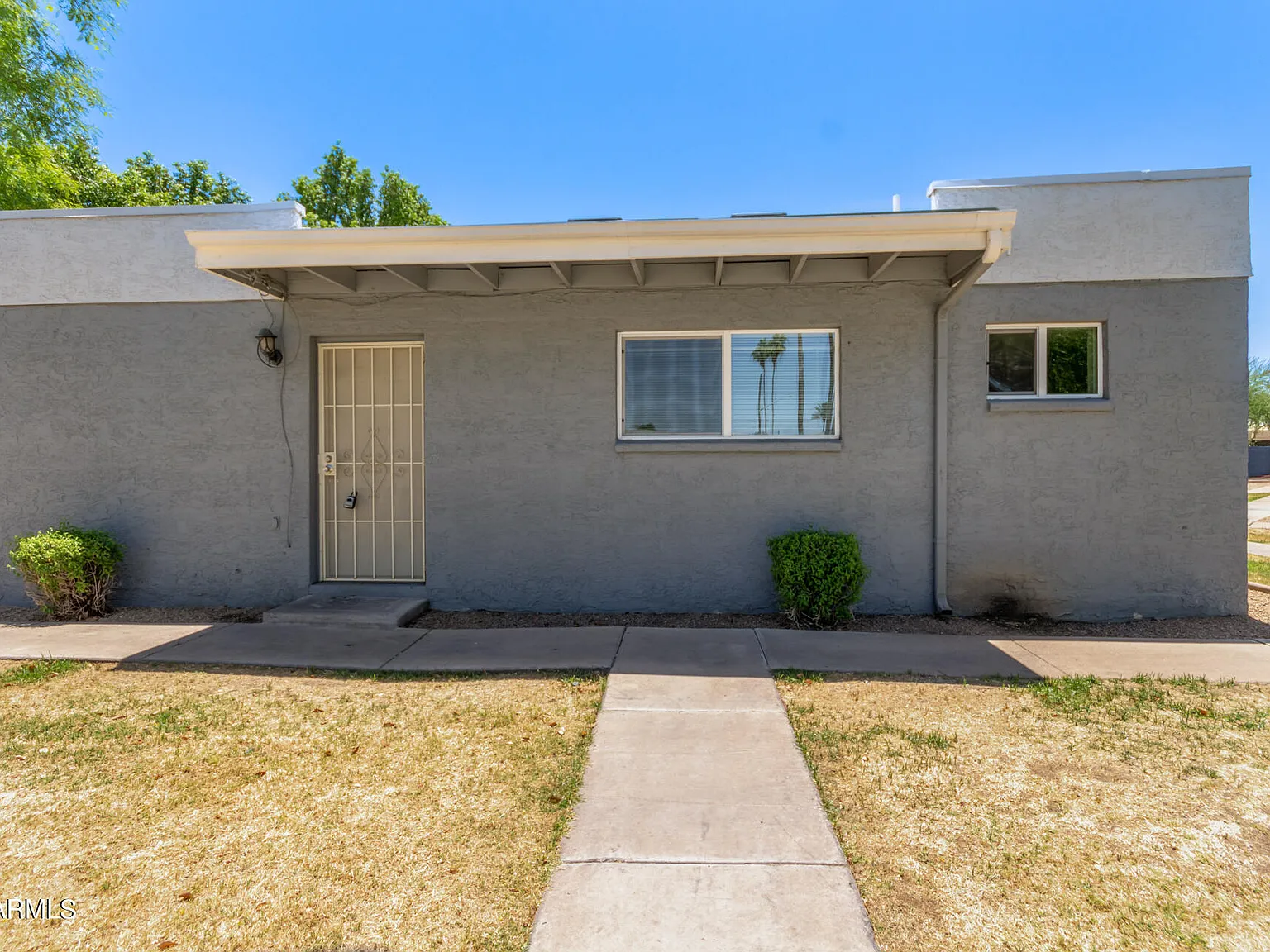 2 bed, 1.5 bath, 837 sqft, $1,200 — Photo 2