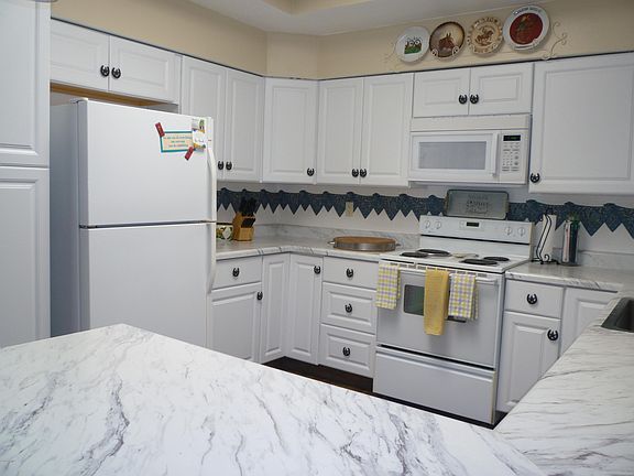3rd image of 4138 E Capri Ave