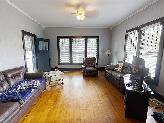 4th image of 1300 Garland Ave