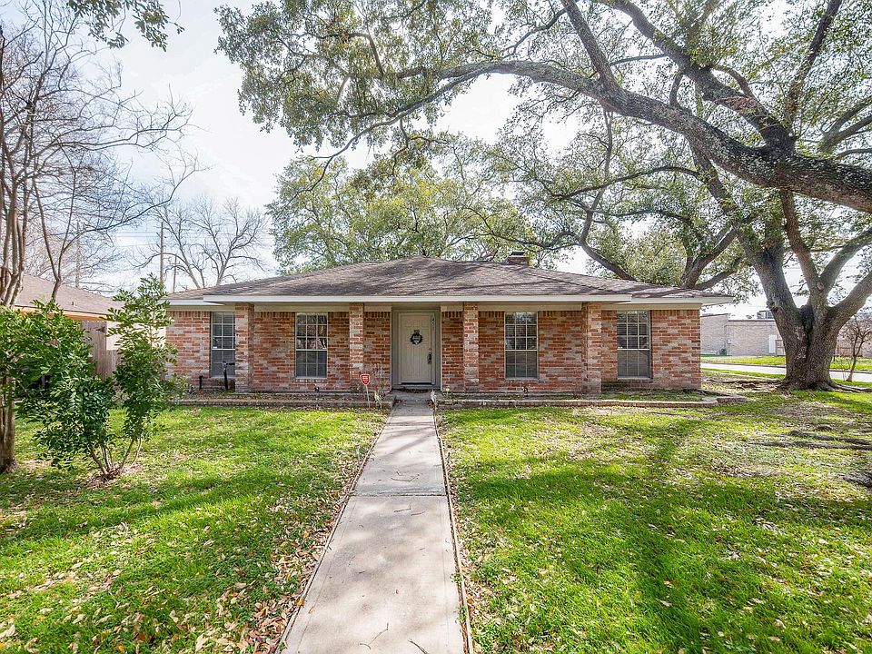 1st image of 451 Gentilly Dr