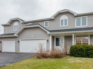 1271 Sebring Cir, Elgin, IL 60120
