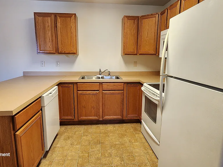 27 Diane Rd #B — Photo 10