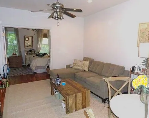 Rented by Bank Neary | media 8