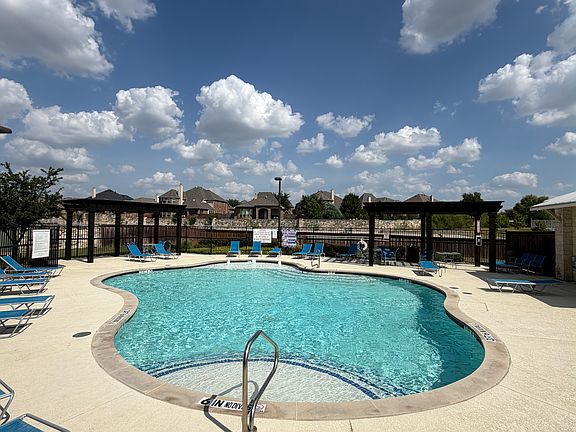 RESORT LIKE POOL AREA JUST TWO DOORS DOWN
