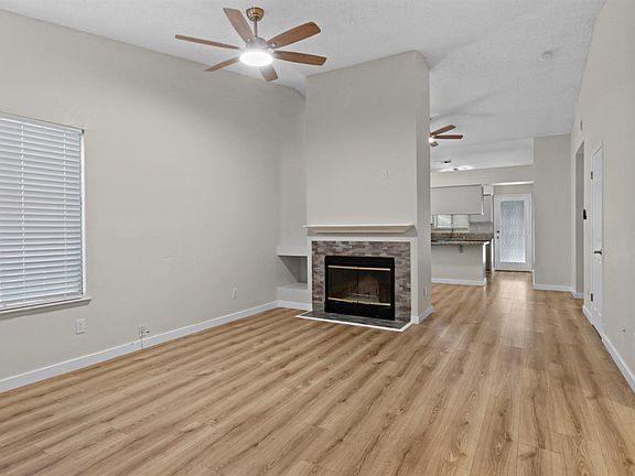 2nd image of 2004 Ocean View Dr