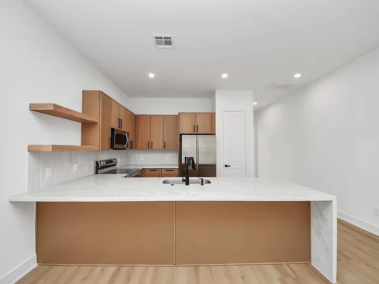 4607 Gunter St #B — Photo 8