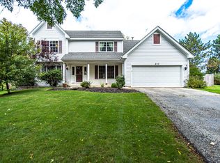 210 Saratoga Ct, Gurnee, IL 60031