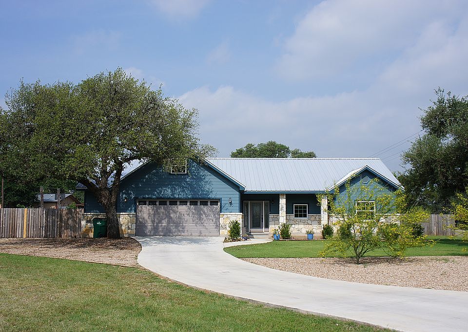 1st image of 130 Winding Oak Dr