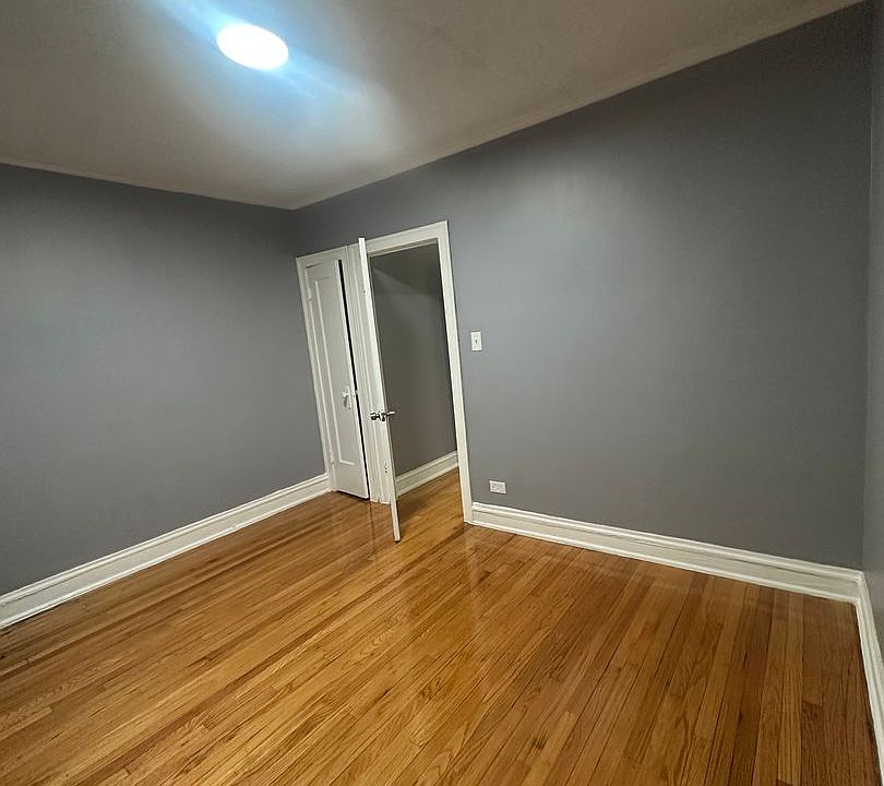 2nd image of 6321 S California Ave #6323-2E