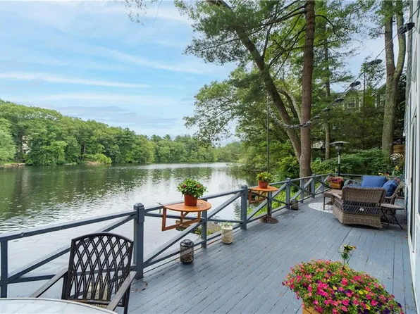 16 Ruff Stone Rd, Smithfield, RI 02828