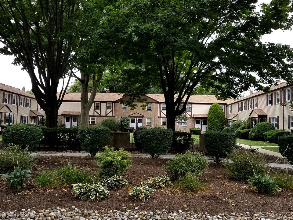 Neighborhood entrance