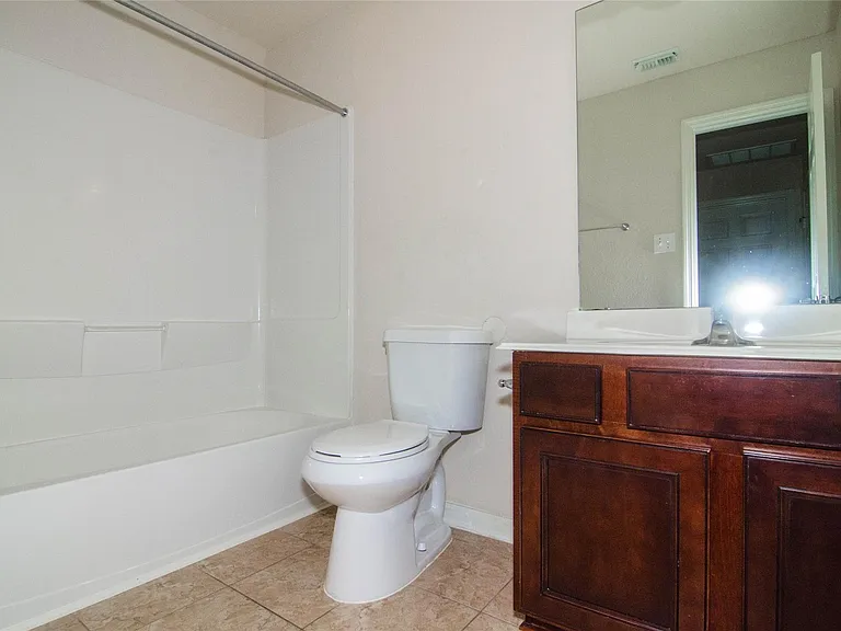 3939 Calgary Cir — Photo 15