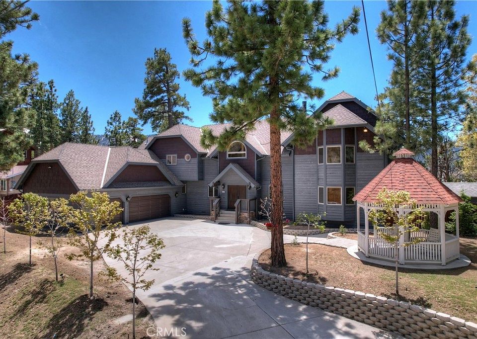 1st image of 727 Villa Grove Ave