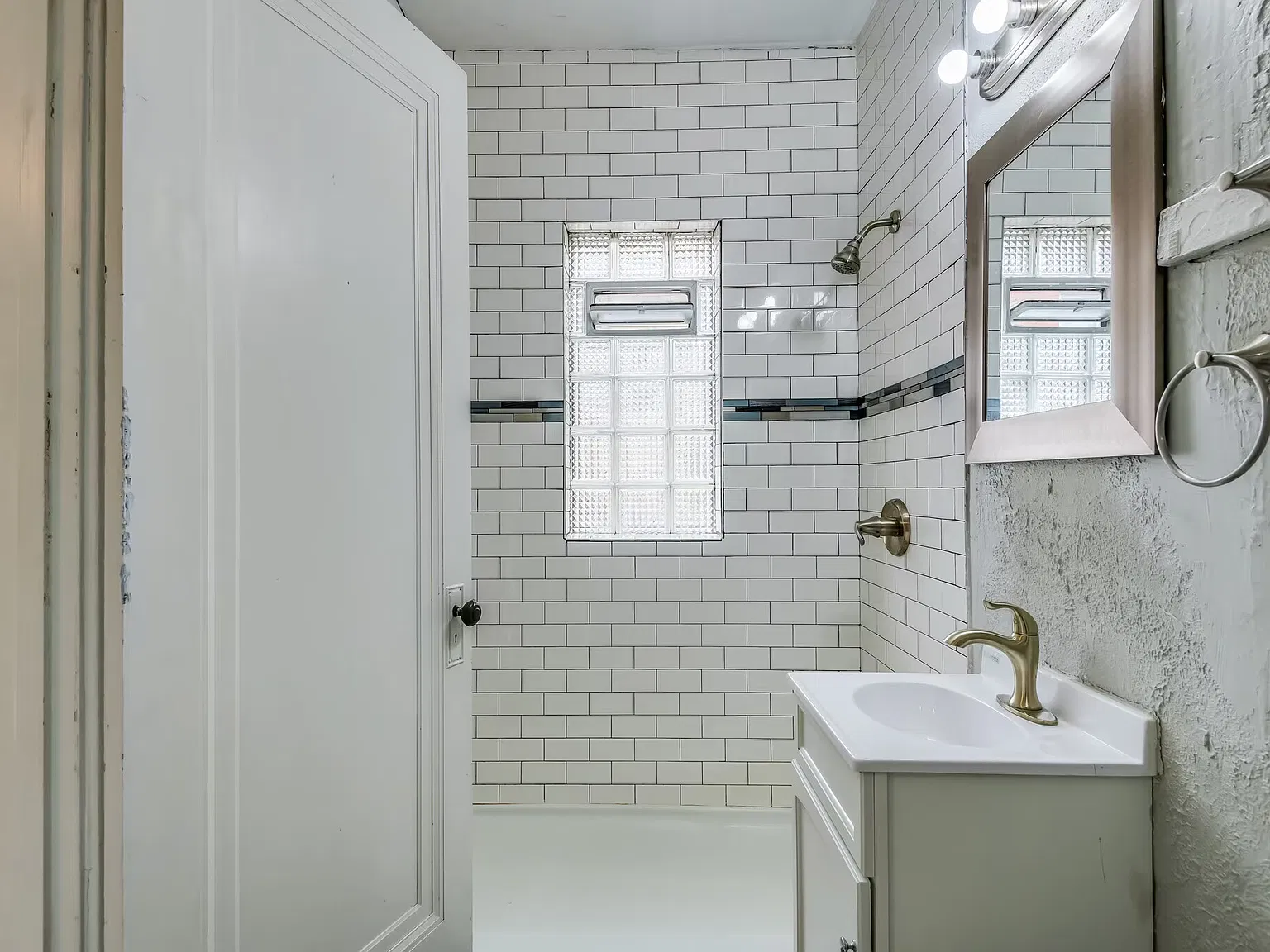 1 bed, $880 — Photo 4