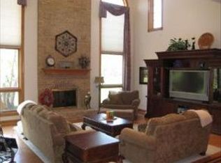 20570 N Plumwood Dr, Kildeer, IL