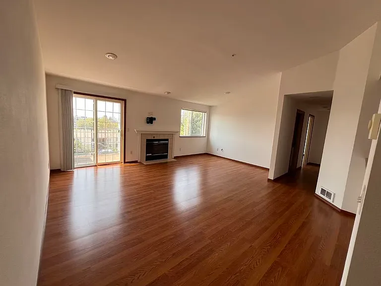 1160 Monroe Ave NE #D6 — Photo 16